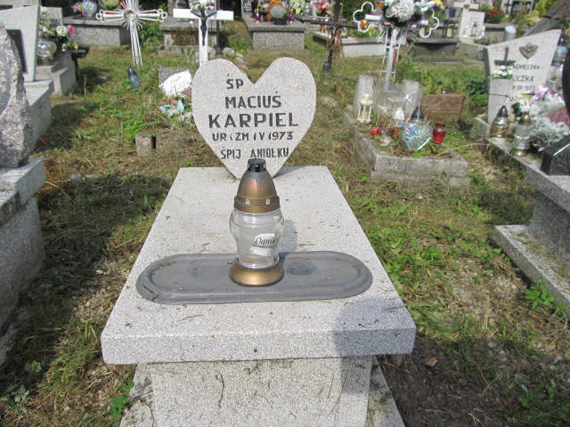 Grób Maciej Karpiel